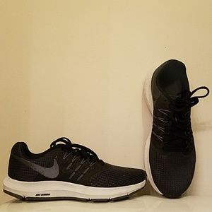 2018 Nike Run Swift Size 7